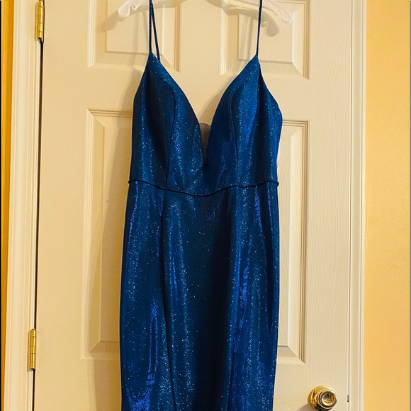 Prom Gown - Never worn - Picture 1 of 7